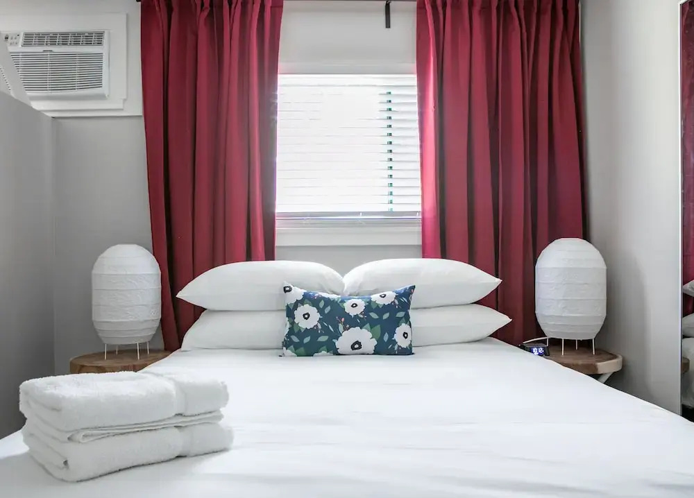 WanderJaunt Gilmore 1BR Clarksville