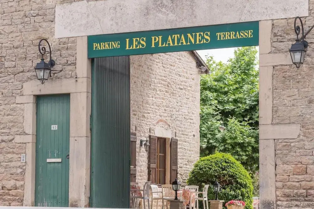 Logis Hôtel Les Platanes