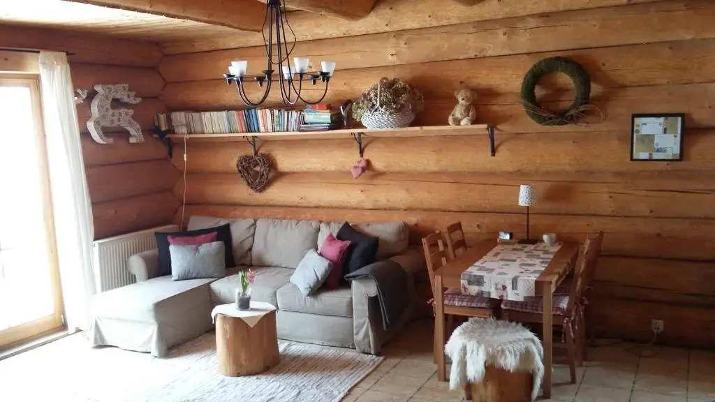 Chaty Świerkowe Wzgórze - tylko domki typu superior z prywatną sauną balią kominkiem oraz ogrodzonym prywatnym terenem z grillem, domki bez sauny na wspólnym terenie
