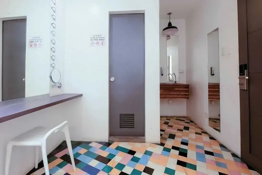 Junction Hostel, Poblacion Makati Avenue, Manila