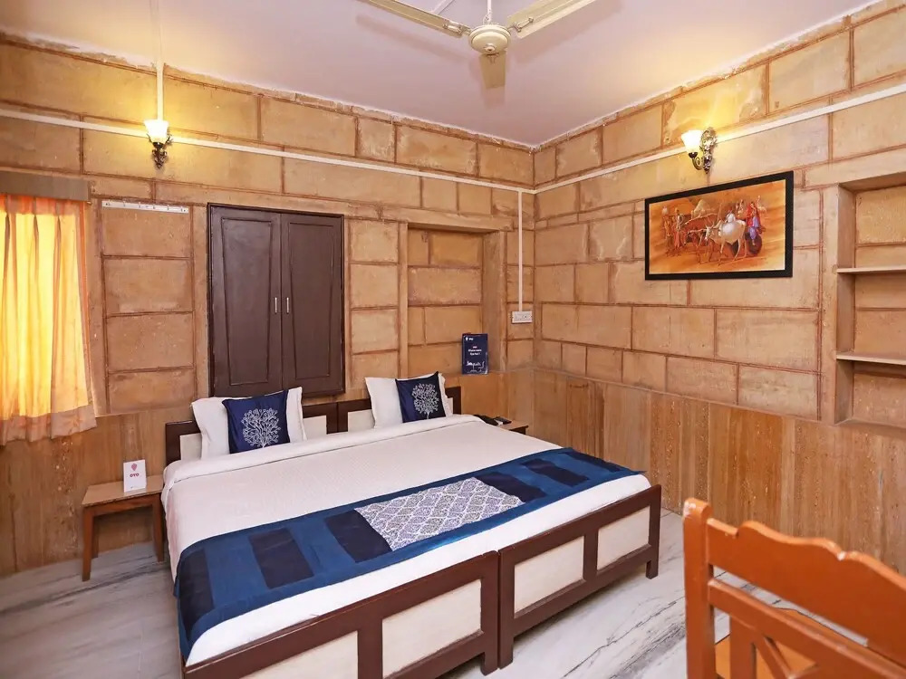 OYO 7426 Hotel Classic Inn