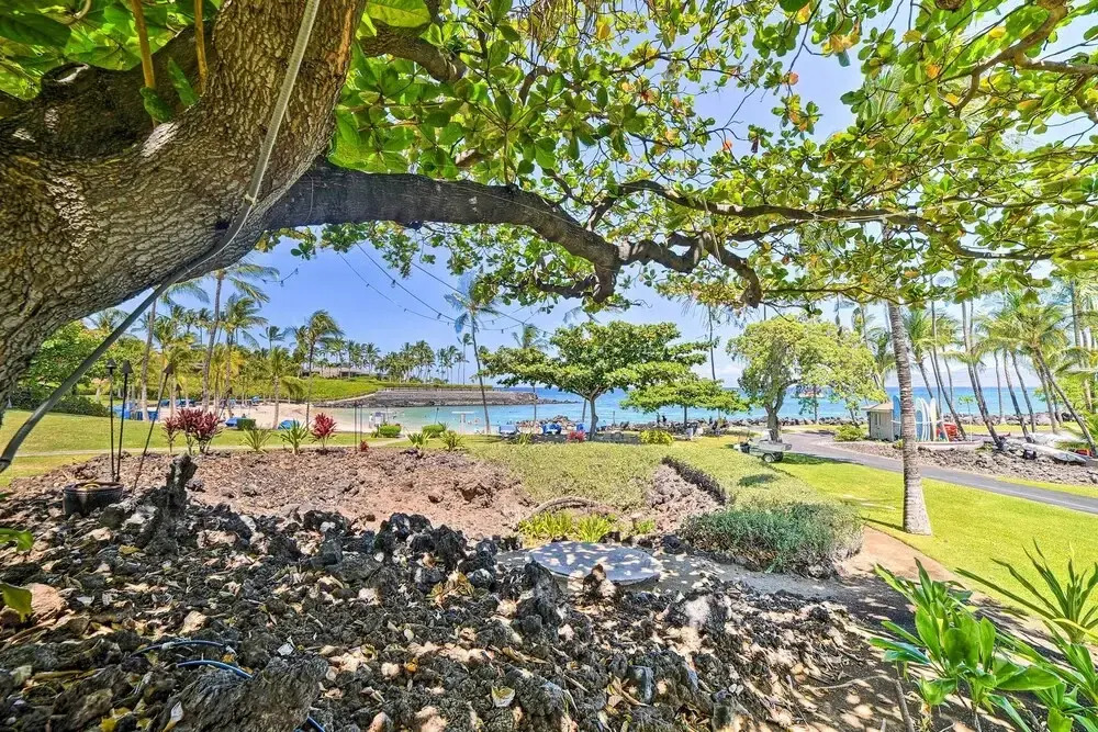 Tropical Paradise Resort Villa: 1 Mile to Beach