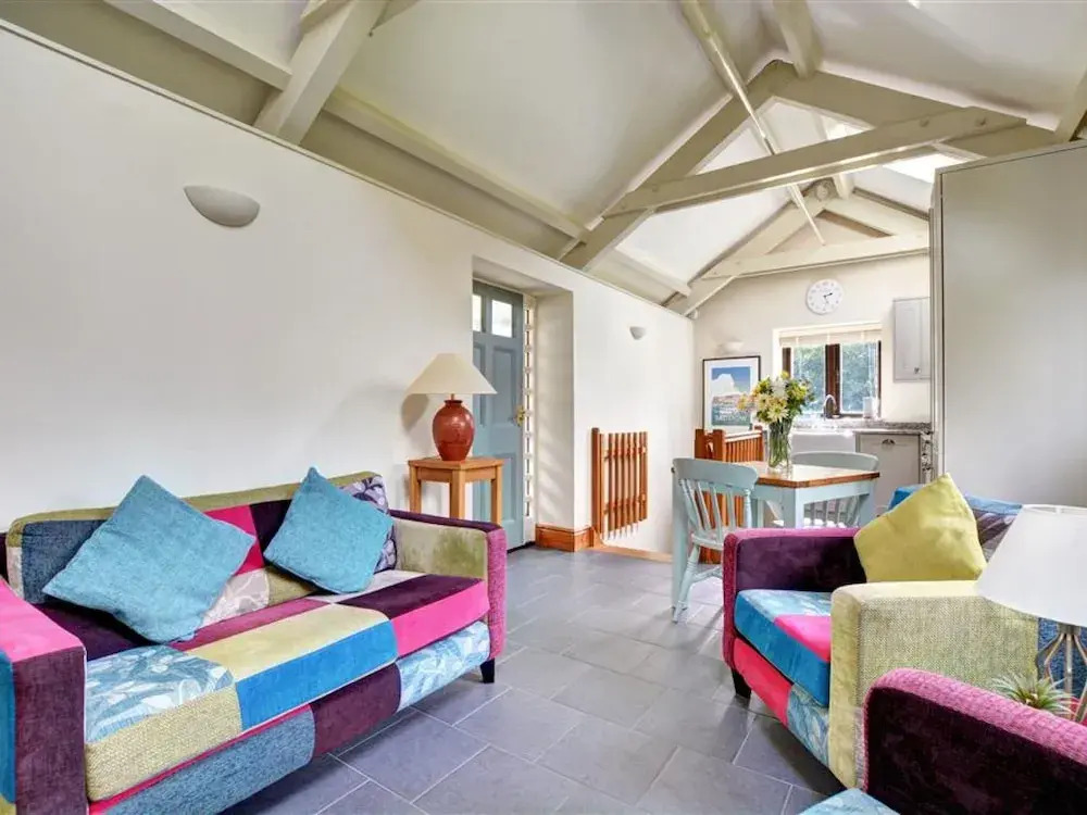 Bright Holiday Home With Pleasant Garden and Comfortable Interior in Dunmere