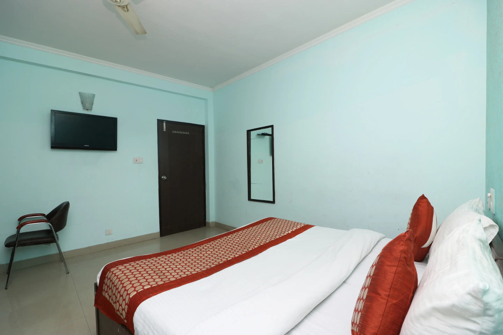 OYO 9786 Hotel Aerolook