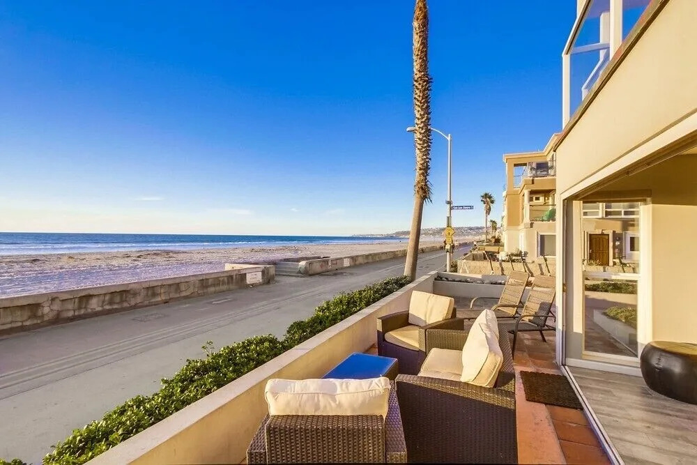 Beachside Getaway III 5 Bedrooms 4 Bathrooms Home