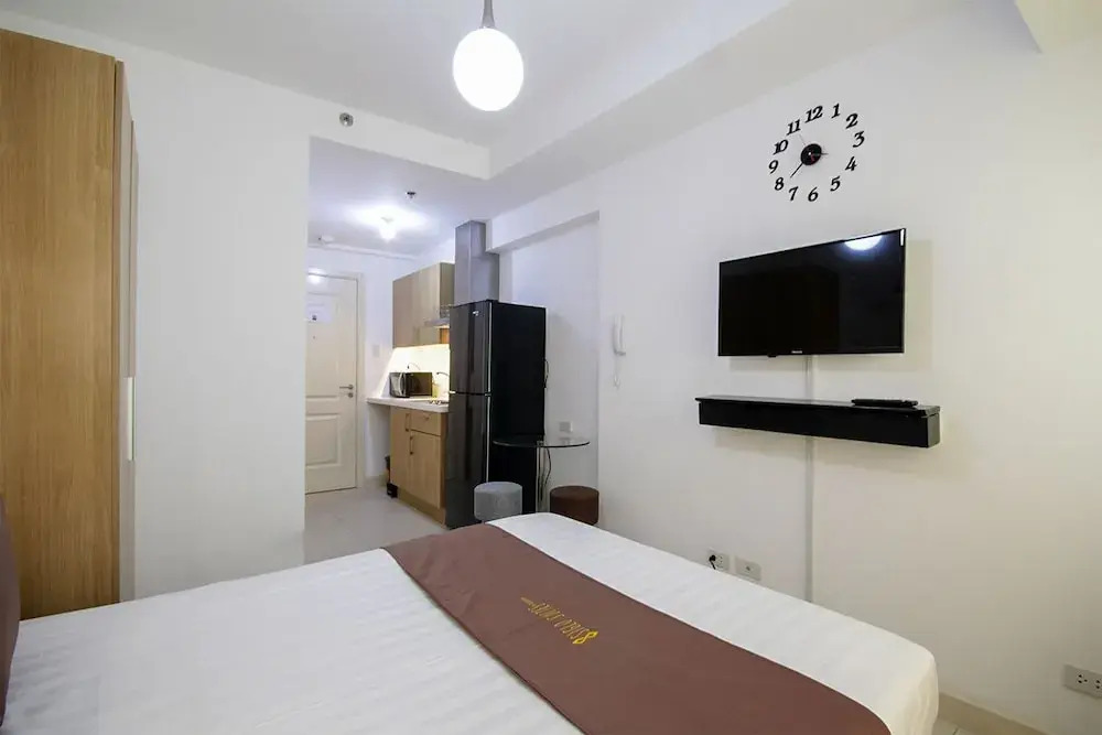Acellynes Suites at The Residences at Commonwealth by Century