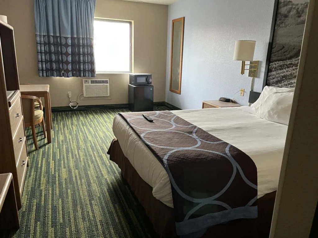 Boarders Inn & Suites by Cobblestone Hotels Waterloo Cedar Falls