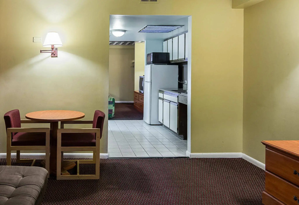Red Roof Inn PLUS & Suites Virginia Beach - Seaside