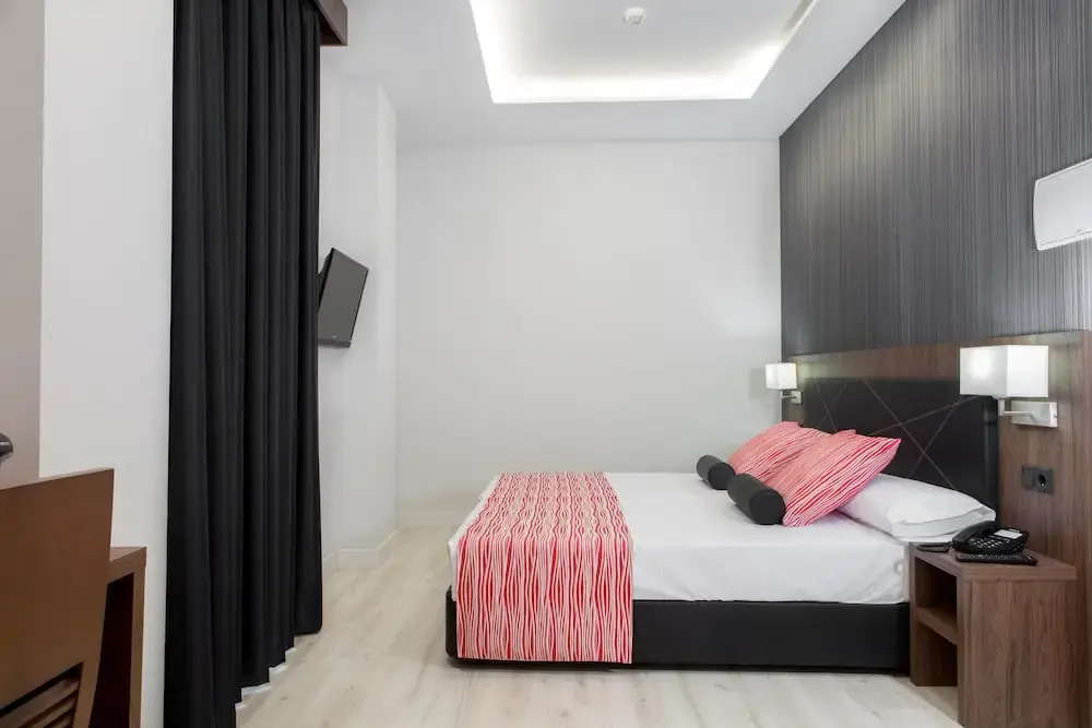 Deluxe Artemisa Sevilla