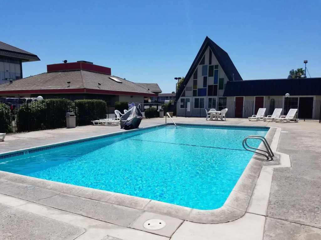 Economy Inn Fresno Yosemite NEWLY REMODELED