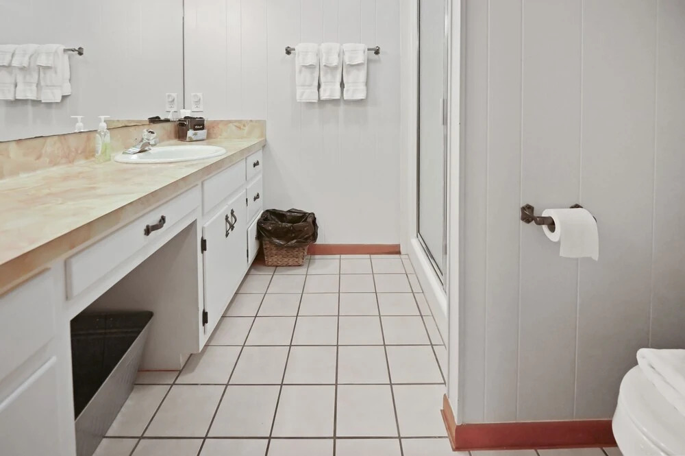 Hill Top Cottage - Dog Friendly 4 Bedroom Home by RedAwning