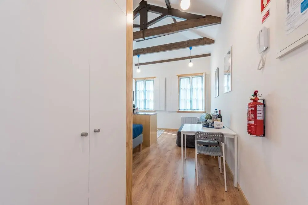 733 Costa Cabral Metro Residence