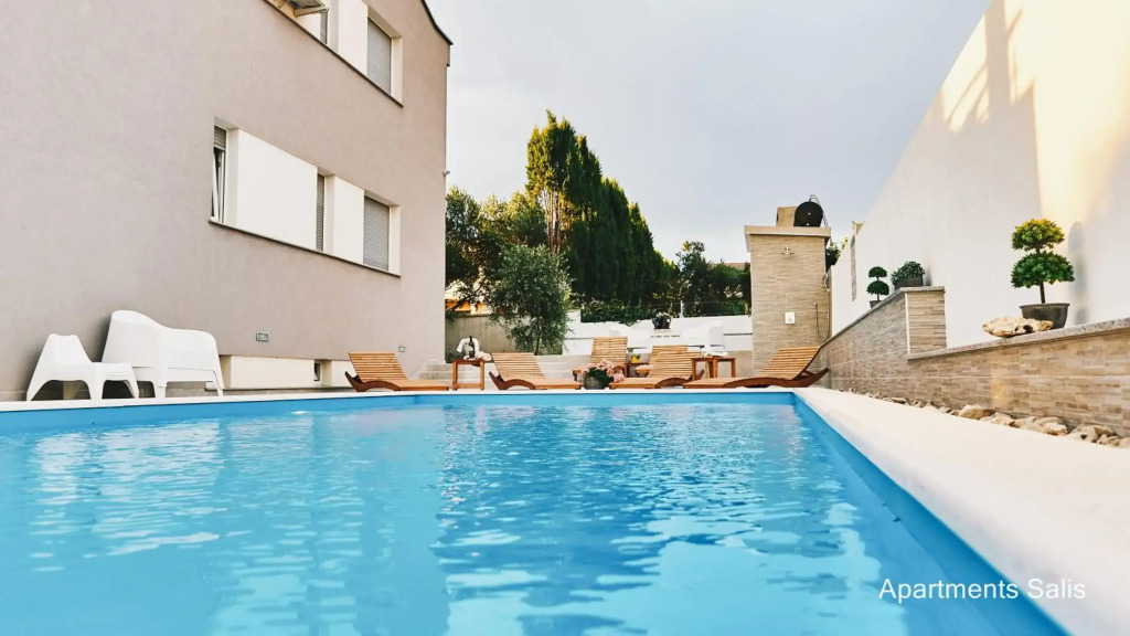 Salis Apartments