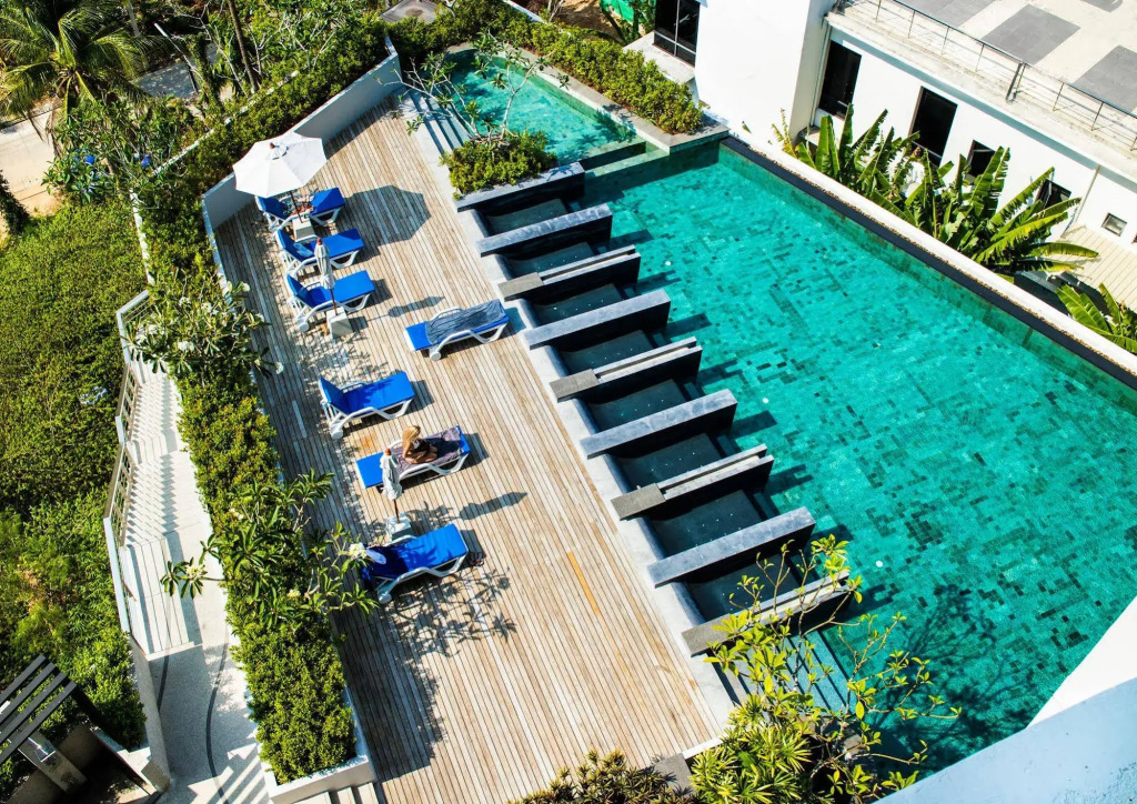 Luxury Apartment at Karon Hill