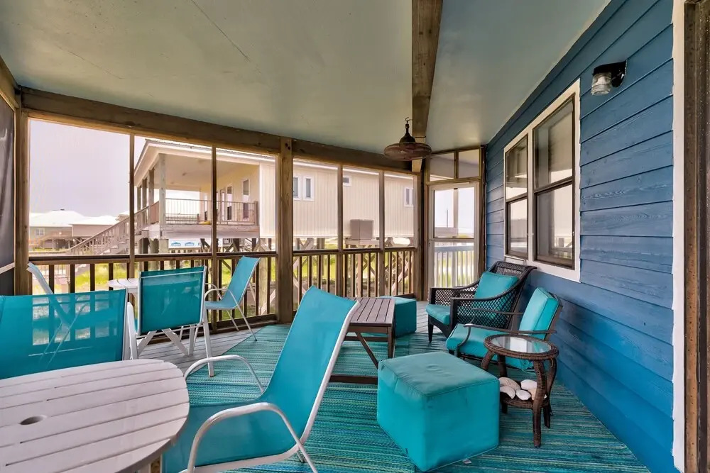 At Last! - Private Bay Beach! Unique Octagonal House Offers Views From Nearly Every Room. Enjoy The Lovely Wrap Around Porch. 3 Bedroom Home by Redawning