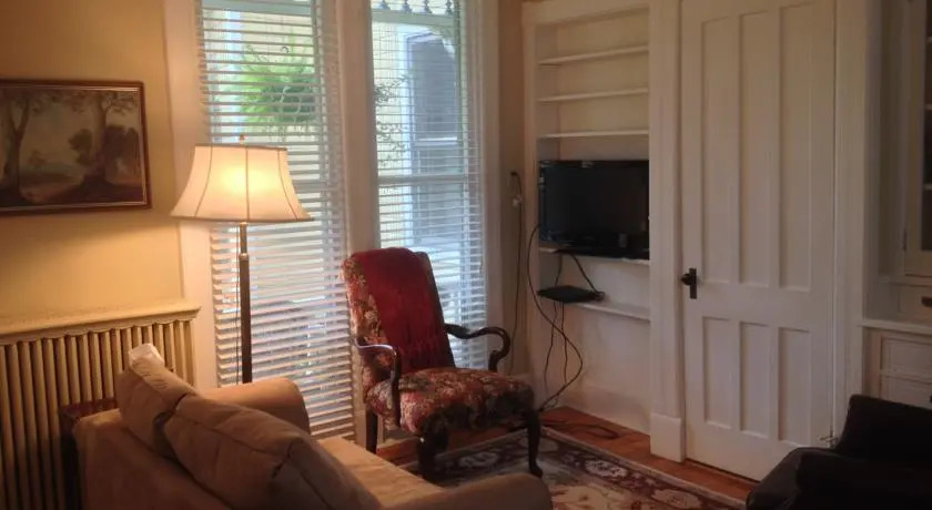 Glen Avenue Suites