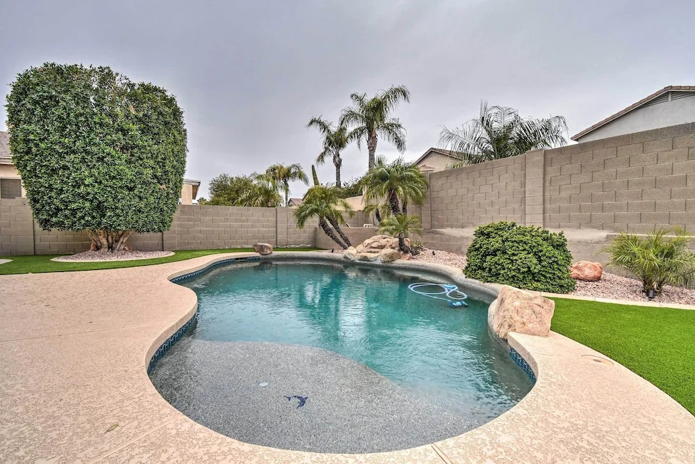 Phoenix Home: Heated Pool, Patio & Mountain Views
