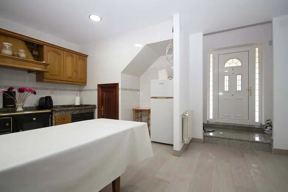 House - 3 Bedrooms with WiFi - 107748