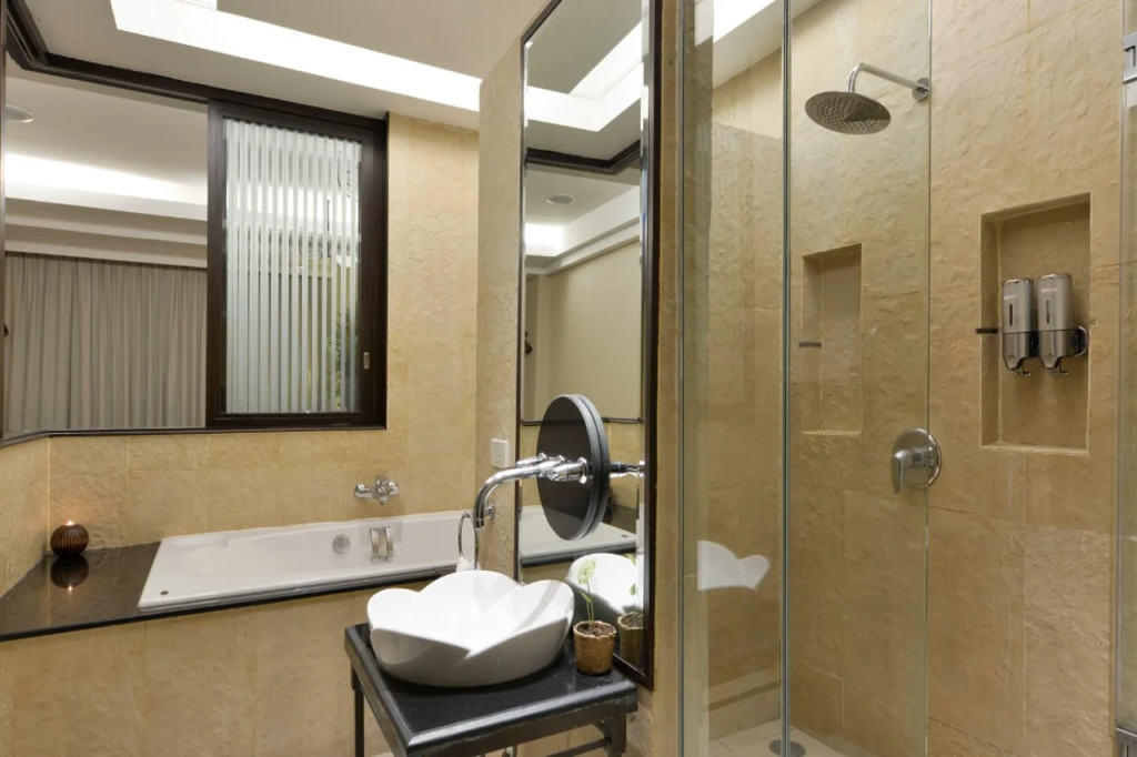 Twin Towers Hotel