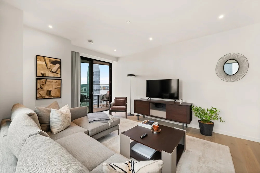 Luxury two Bedroom Apartment in East Londons Docklands