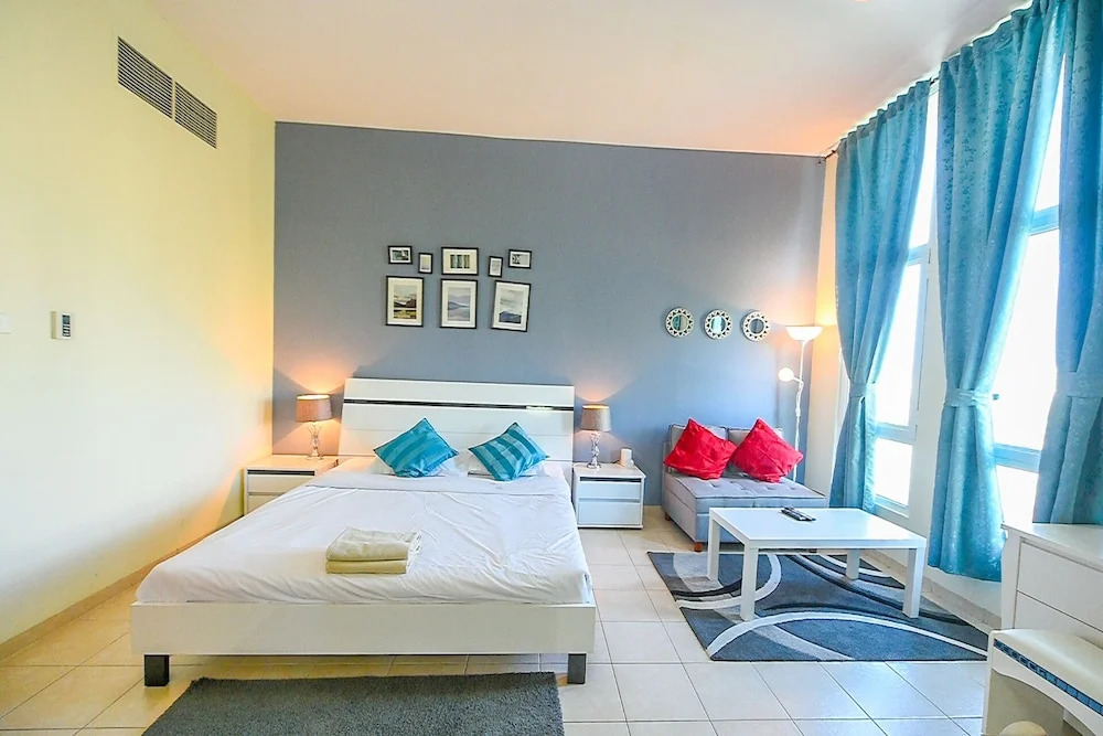 SND - Bright and Spacious Studio