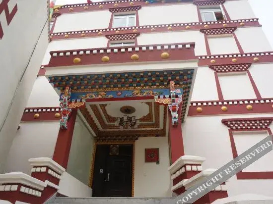 Xueyuqing Tibetan Theme Inn