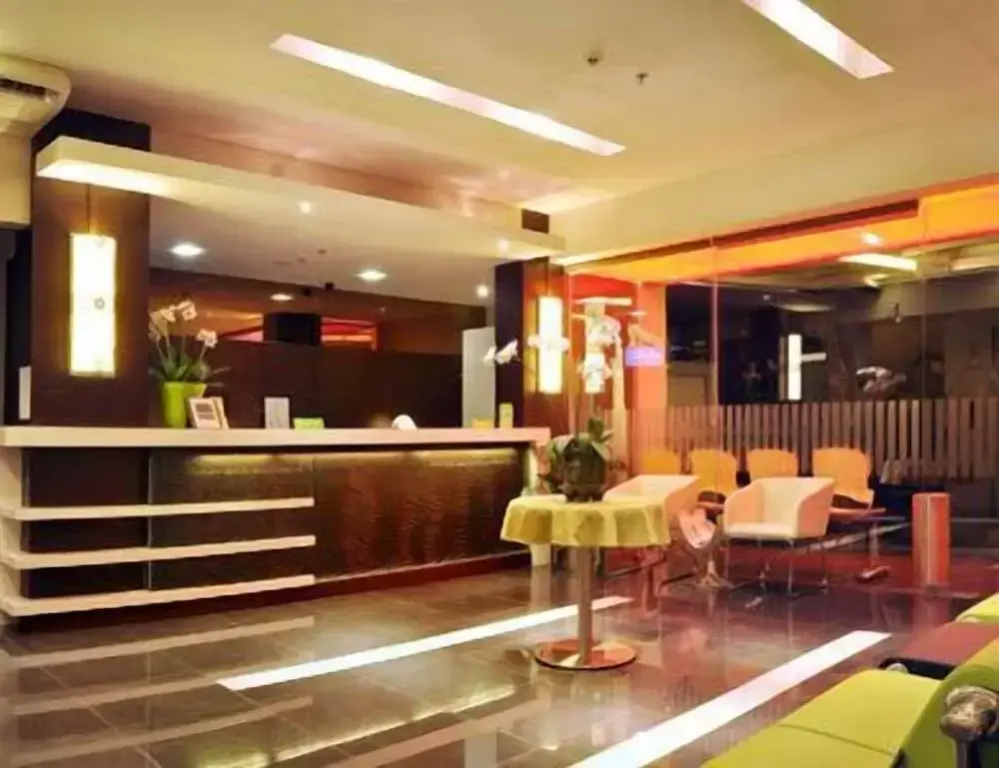 BAMBOO INN HOTEL & CAFE