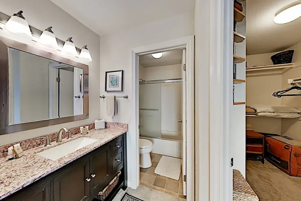 Monarch Vista: Updated Retreat w/ Pool & Spa condo