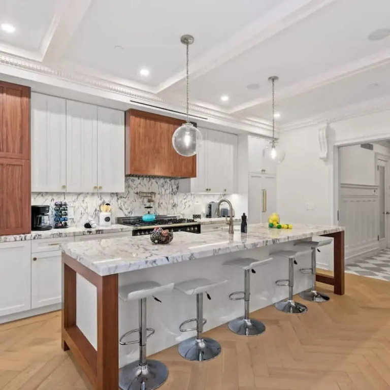 Riverside by Rove Travel 7BR Modern Townhouse