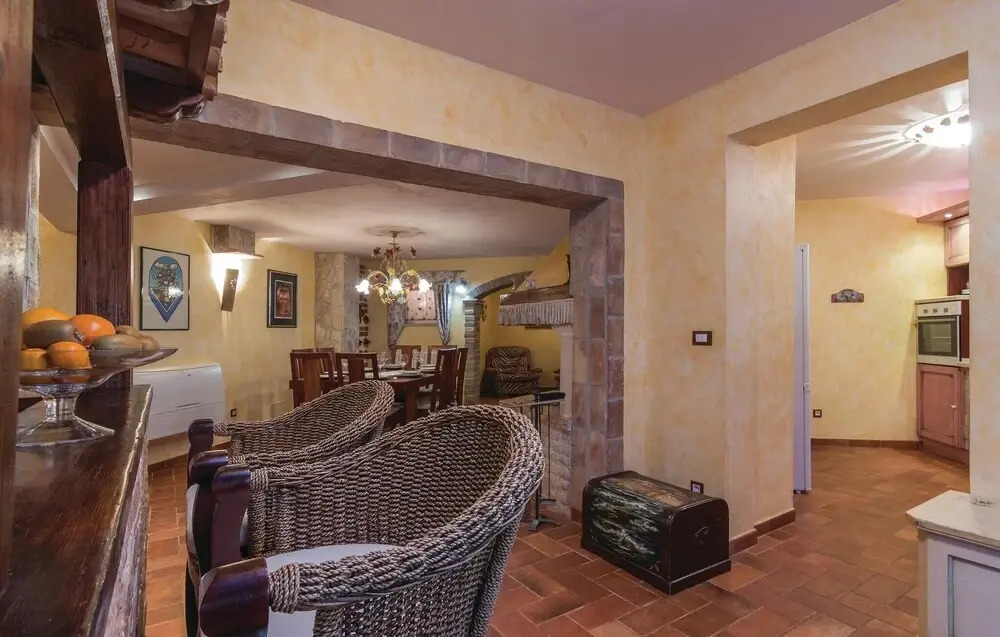 Amazing Home in Nova Vas with Hot Tub, WiFi & 4 Bedrooms