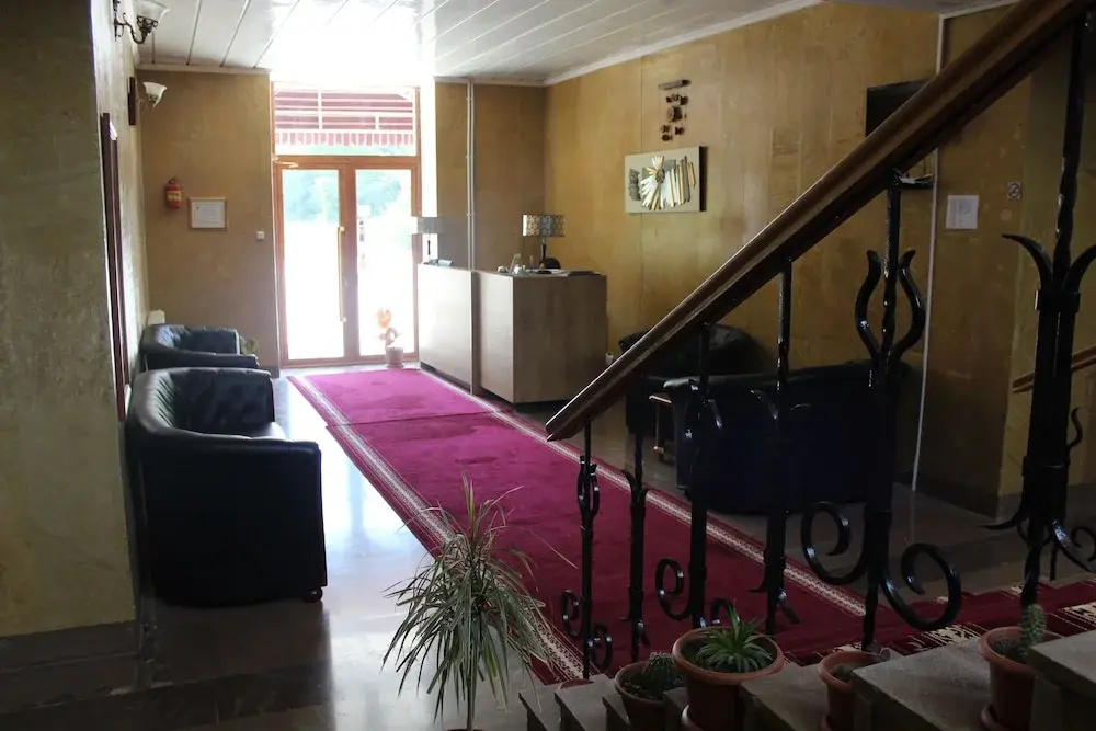 Diligence Hotel & restaurant