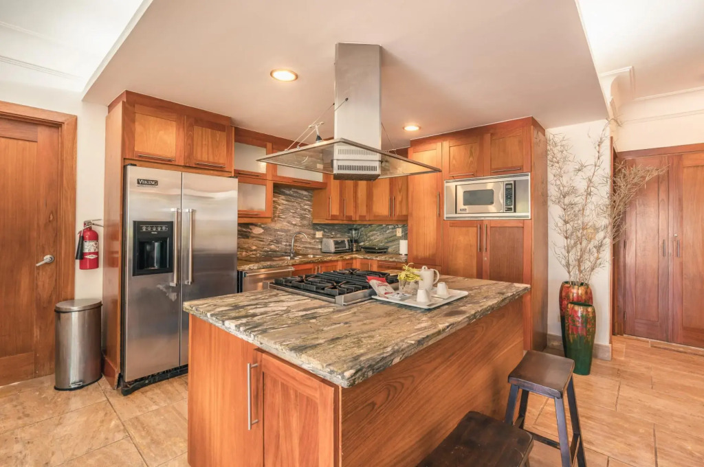 Private Terrace 3BR 6 Guests Beach Access
