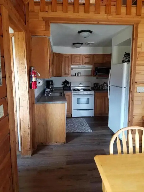 Warrens Cabin