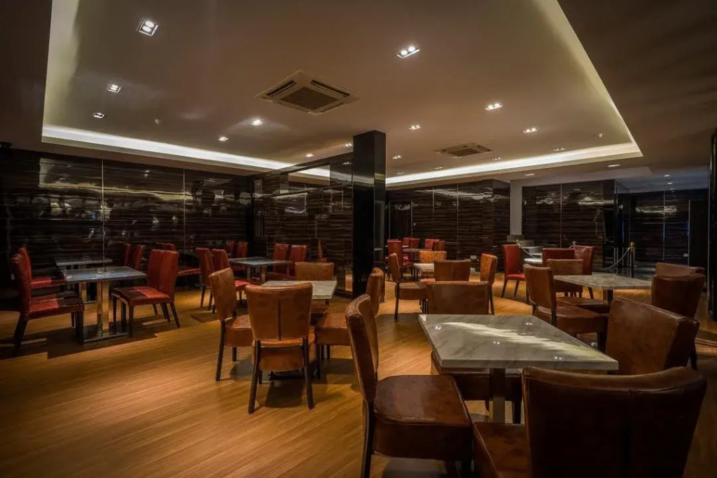 WIWO Hotel