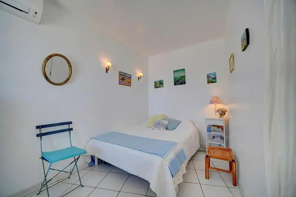CHARMANT 2 PIECES AVEC TERRASSE VUE MER l! A1B120