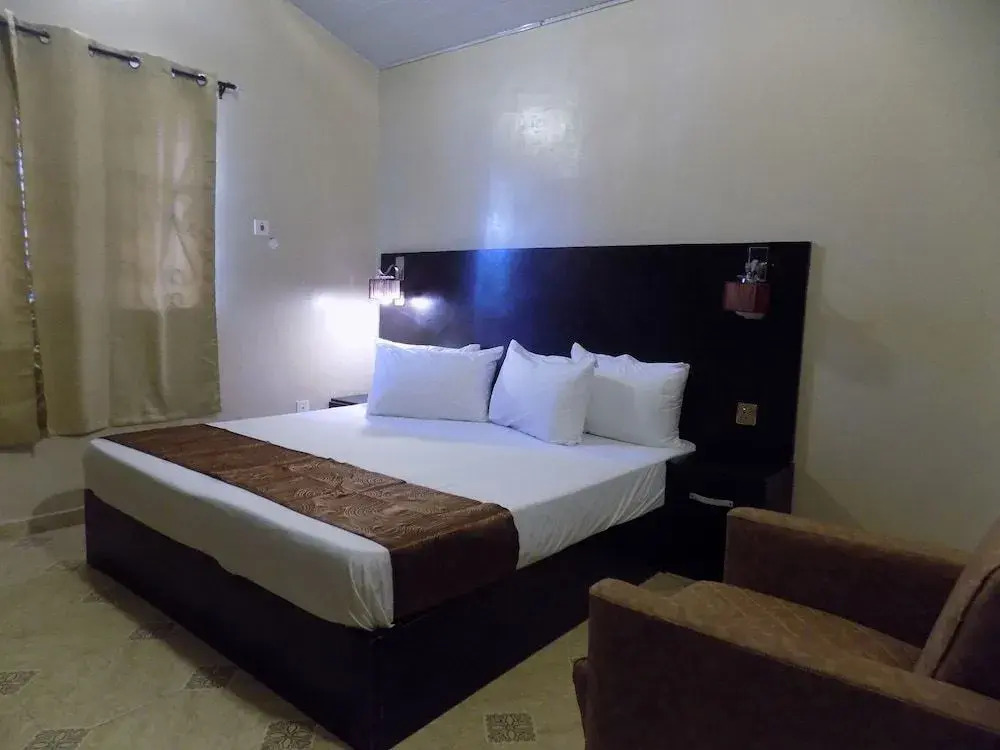 Posh Apartments Bussiness Hotel