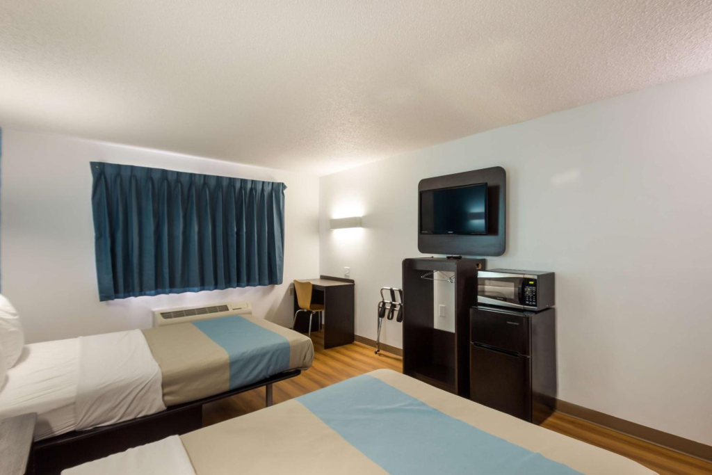 Motel 6-Rothschild, WI