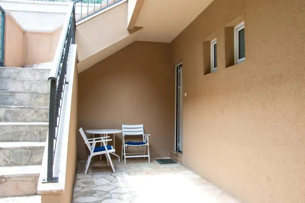 Veron Apartments