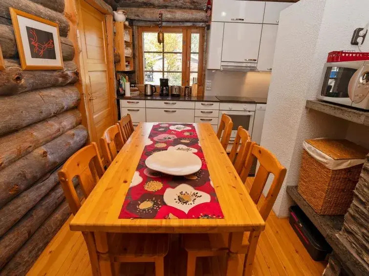 Holiday Home Karhunpesä