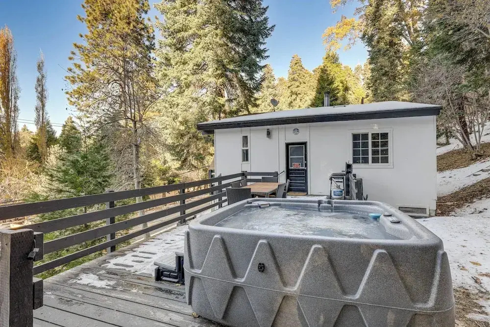 Lake Arrowhead Hideaway w/ Deck & Hot Tub