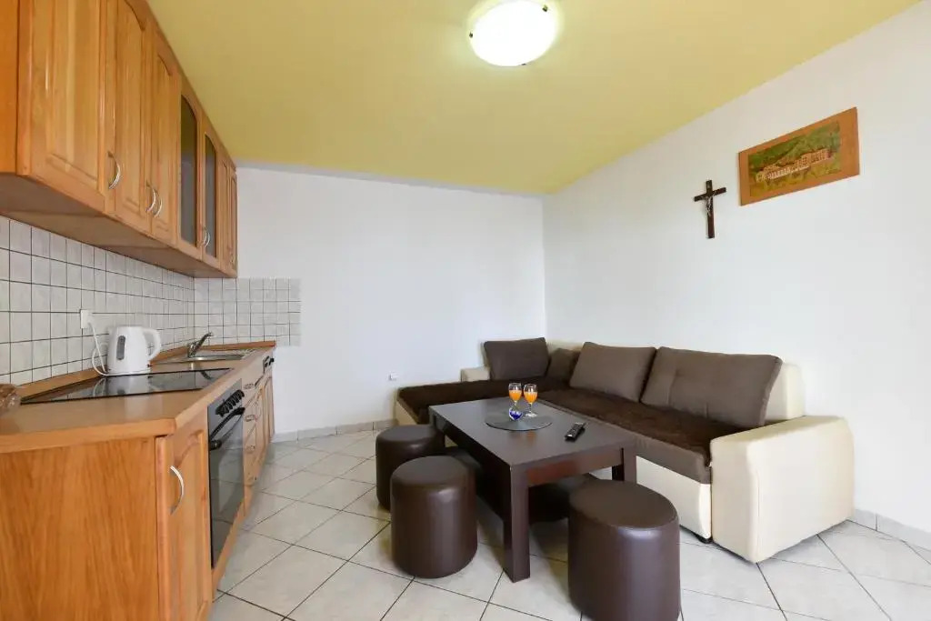 Apartments Krepo