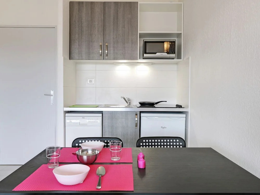 Carefully Furnished Studio at 100 m. From the Beach