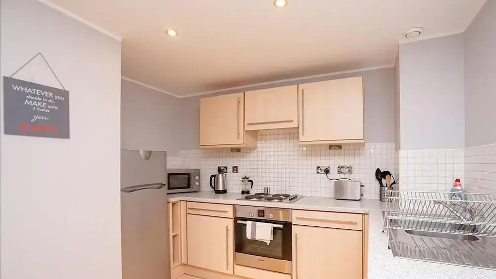Leeds City Centre Apartment with River View