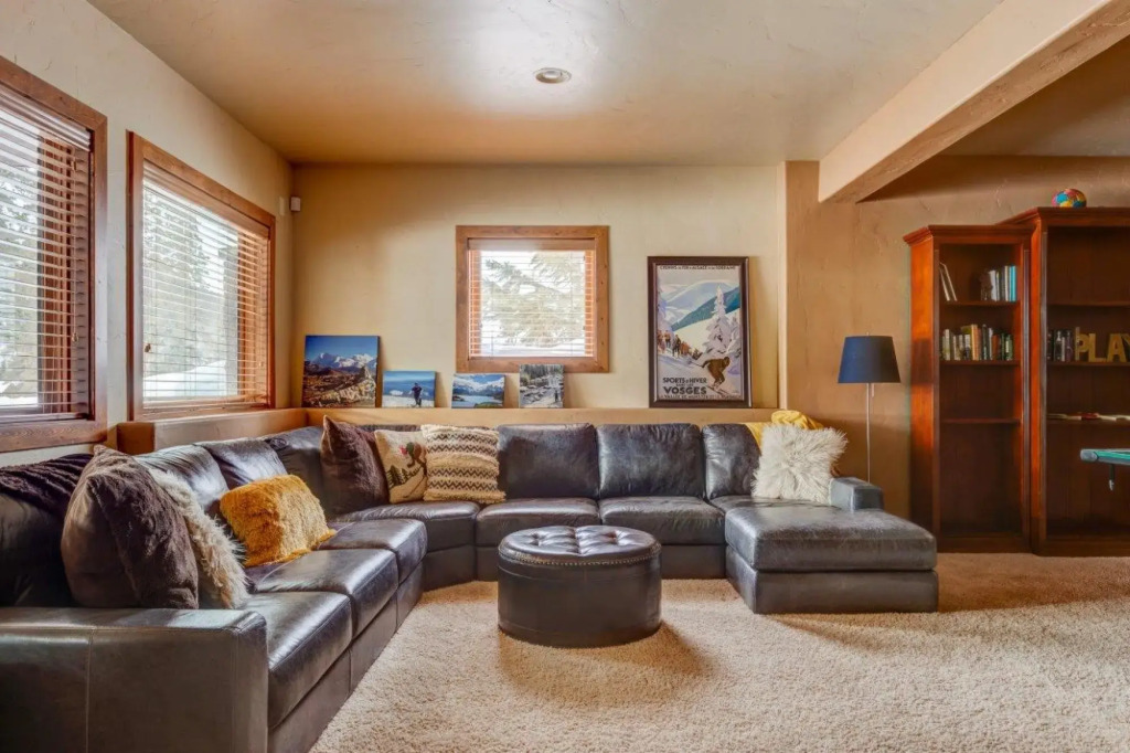 400 Whispering Pines