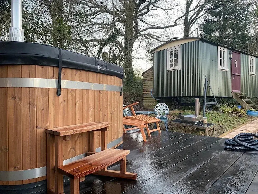 Cozy Cabin Retreat Near Chepstow