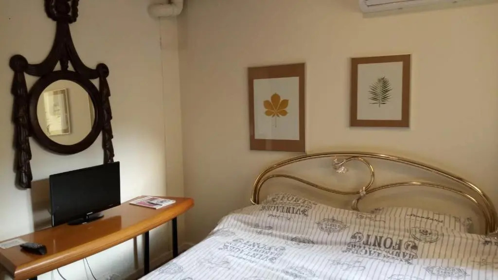 Kingsize Bed 2x2,20 Comfort Super Wifi 70 Mbps Studio!