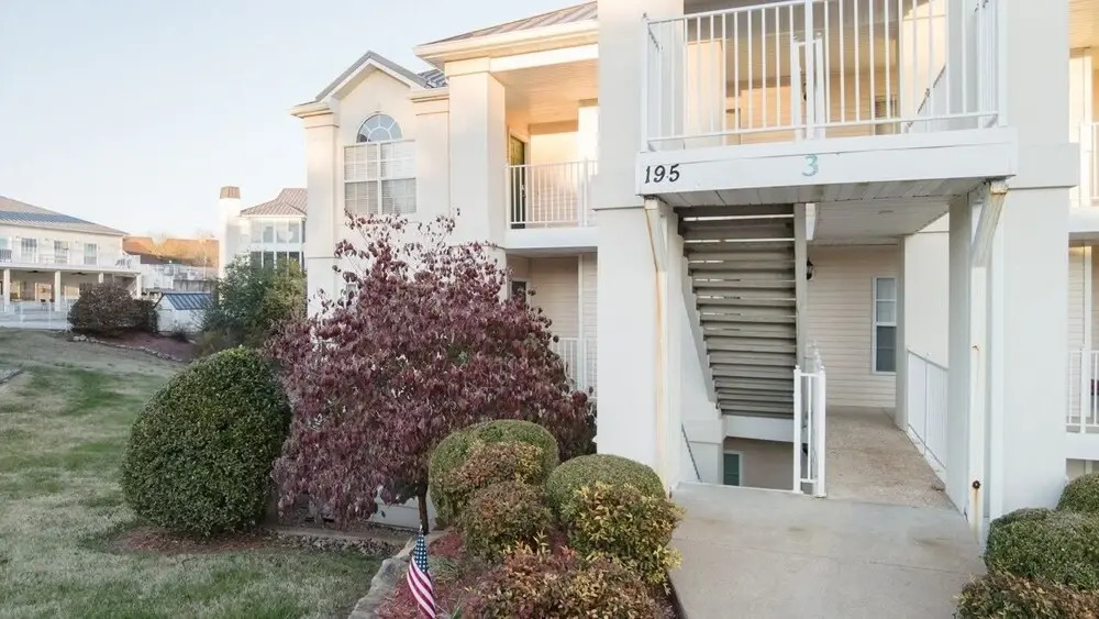 Meadowbrook 3-3 2 Bedroom Condo