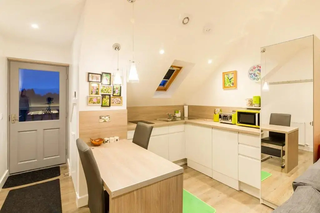 Allt Mor Rentals - Chalet with hot tub, And Studio Apartment no hot tub