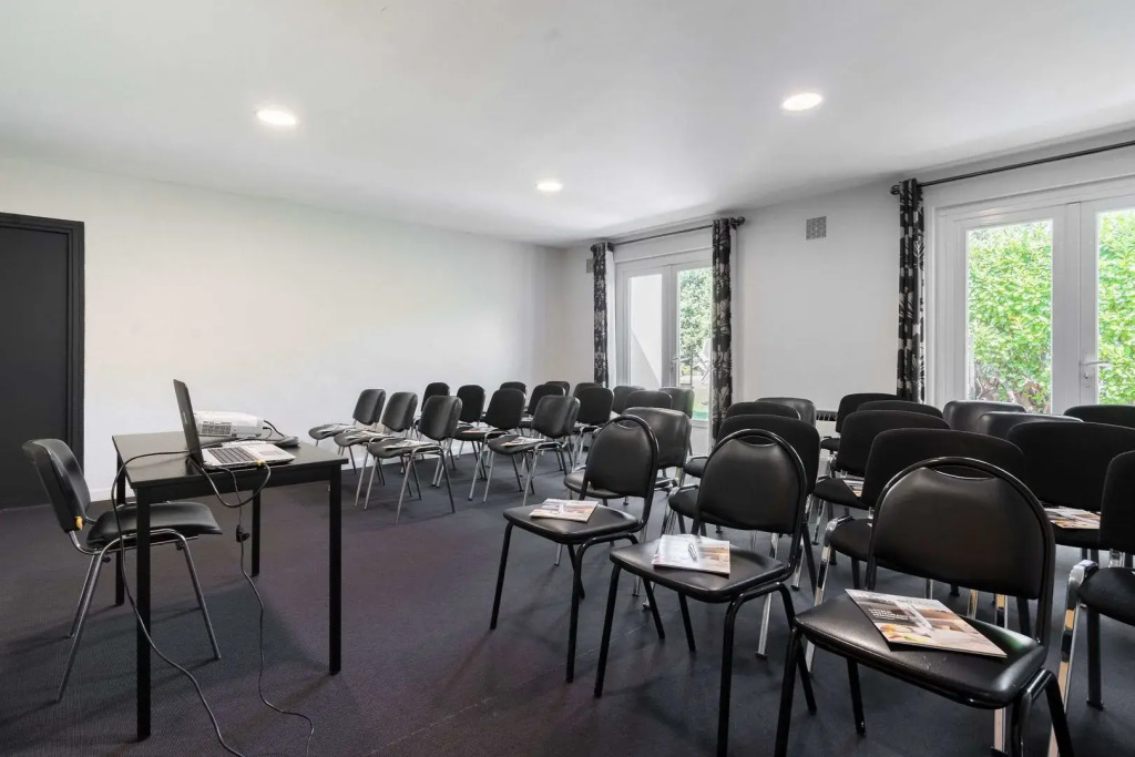 Brit Hotel Avignon Sud Le Calendal