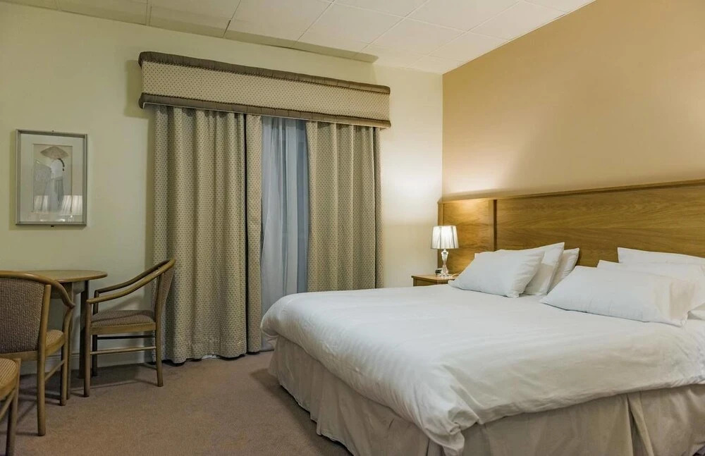Glen Eden Hotel